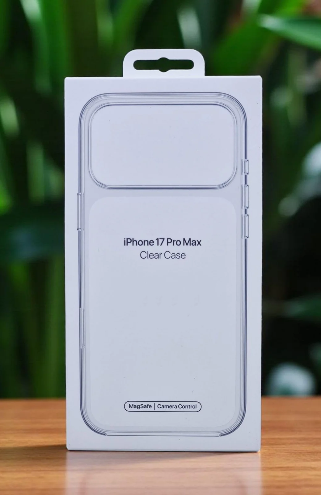DL3 Mobilak Clear Protective Case for iPhone 17 Pro Max, Compatible with MagSafe accessories, Supports wireless charging, Scratch-resistant surface - Transparent
