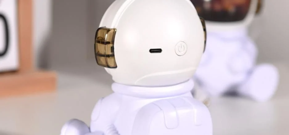 MOBIGON Astronaut 220 ml USB Humidifier, Style-3