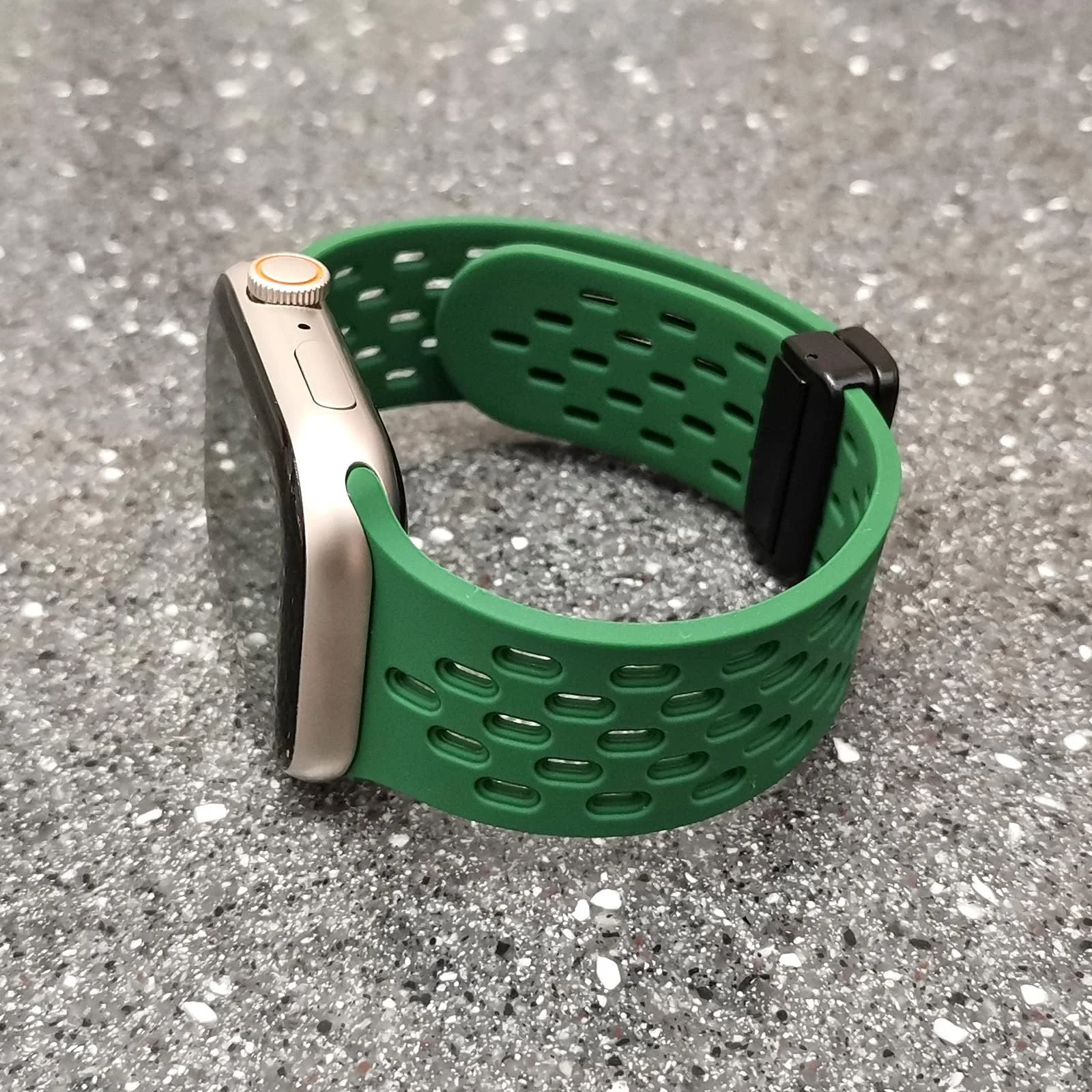 DL3 Mobilak Magnetic Bands for Apple Watch Band 49mm 46mm 45mm 44mm 42mm, Soft Silicone Magnetic Buckle Breathable Sport Watch Strap for iWatch Ultra2 Ultra SE SE2 Series 10 9 8 7 6 5 4 3 2 1 - Green