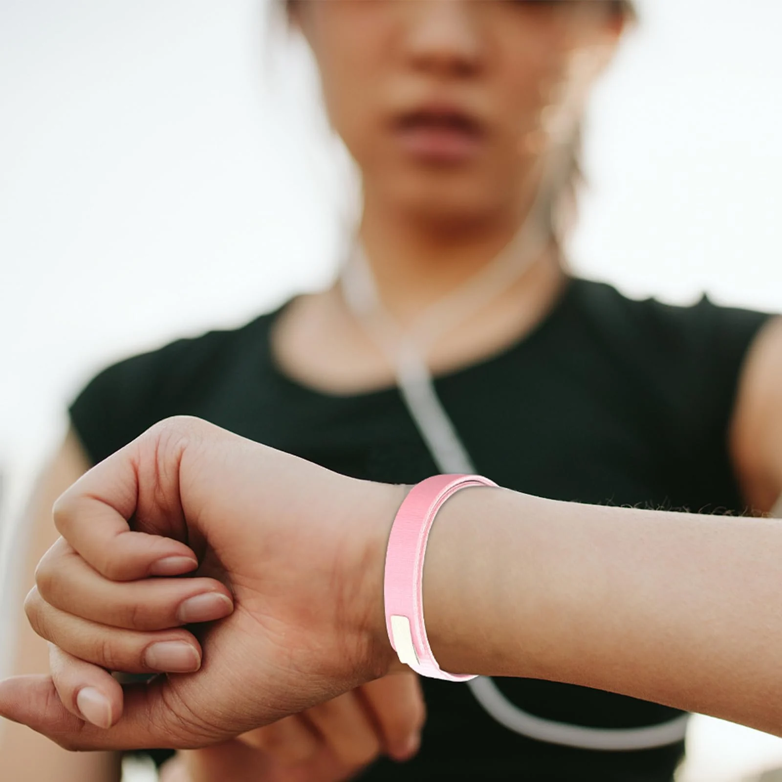 DL3 Mobilak Sport Bands Nylon For Xiaomi Mi Band 10/9/8 Men Women, Adjustable Elastic Breathable Soft Stretchy Wristband Loop Replacement Strap for Xiaomi Smart Band 8/9/10 - Pink