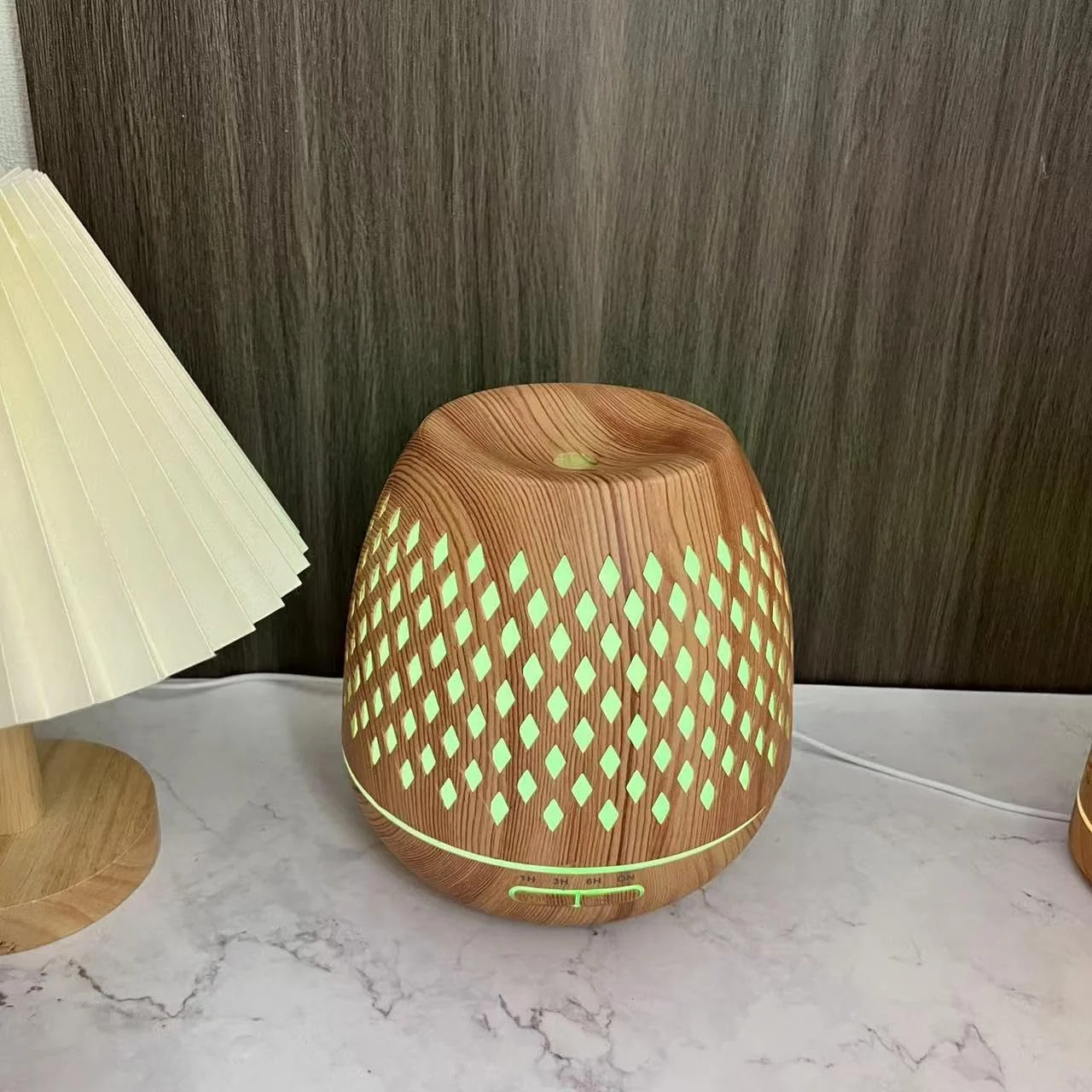 Mobigon Essential Oil Diffuser, Aromatherapy Diffuser 500ml with Remote Control, 4 Timer & Auto-Off Safety Switch, 7 Color LED Lights Mode, 10 Hours Quiet Humidifier for Bedroom - E.Light Woody