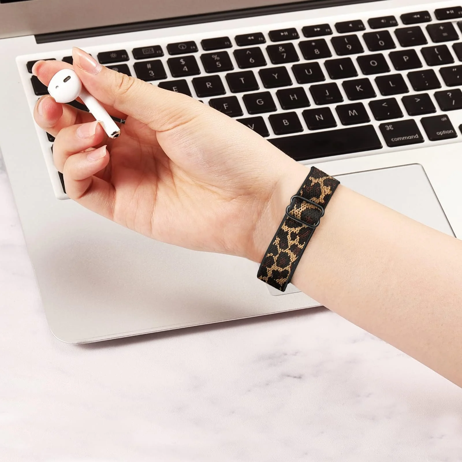 DL3 Mobilak Strap Compatible with Honor Band 7 / Huawei Band 7, Soft Elastic Nylon Straps, Adjustable Stretchy Sports Replacement Bracelets Wristbands for Women Men - Leopard