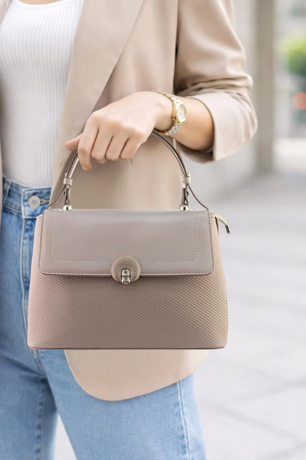Mobigon Elegant Women’s Handbag with Shoulder Strap, Textured Leather Baguette Purse with Gold Clasp, Magnetic Snap & Zipper Compartments, Structured Top Handle Bag for Work & Daily Use - Beige