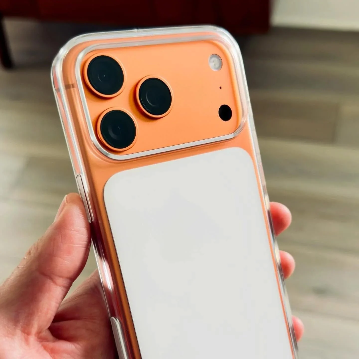 DL3 Mobilak Clear Protective Case for iPhone 17 Pro Max, Compatible with MagSafe accessories, Supports wireless charging, Scratch-resistant surface - Transparent
