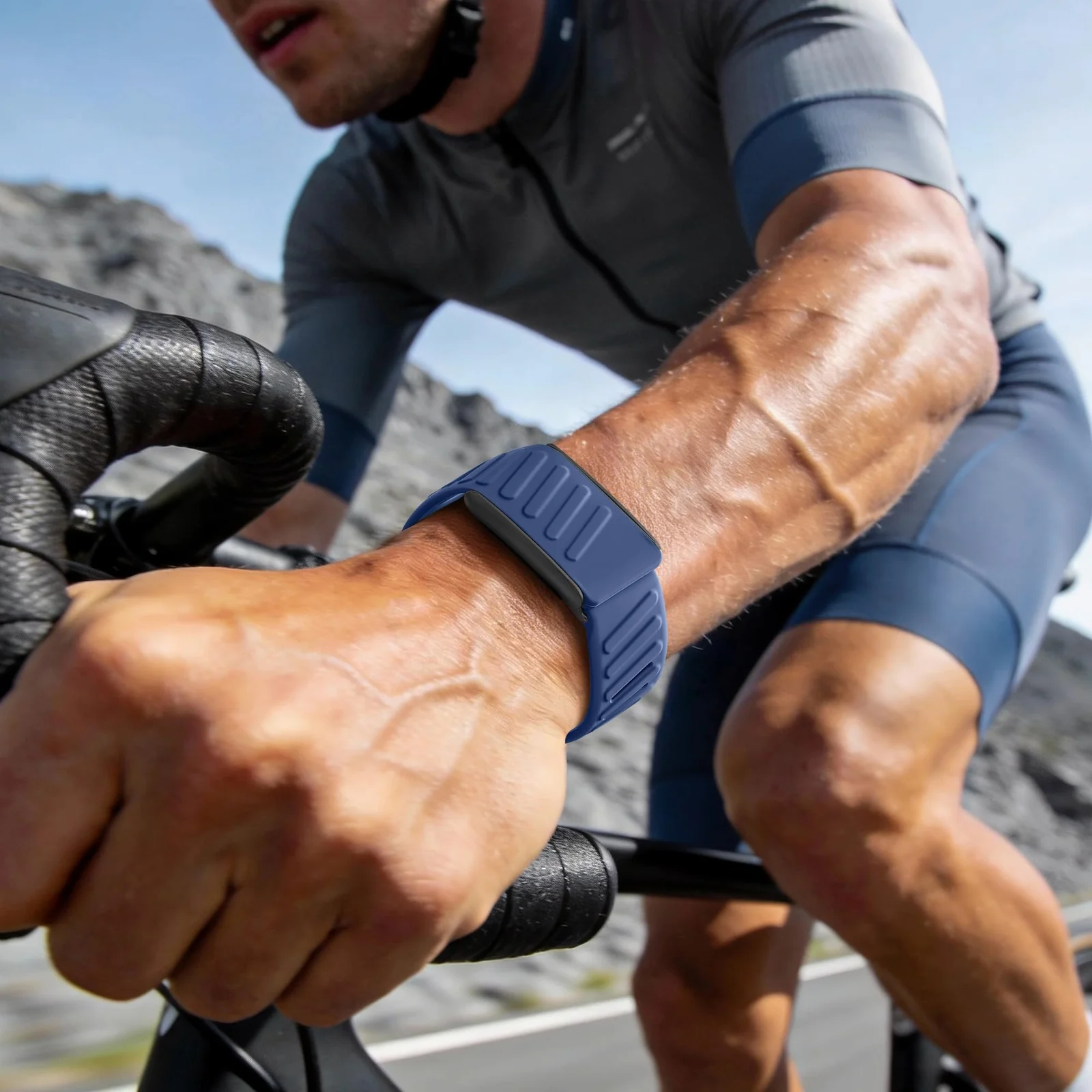 MOBIGON Breathable Silicone Sport Strap for WHOOP 5.0 One / Peak (Not Life), Navy Blue